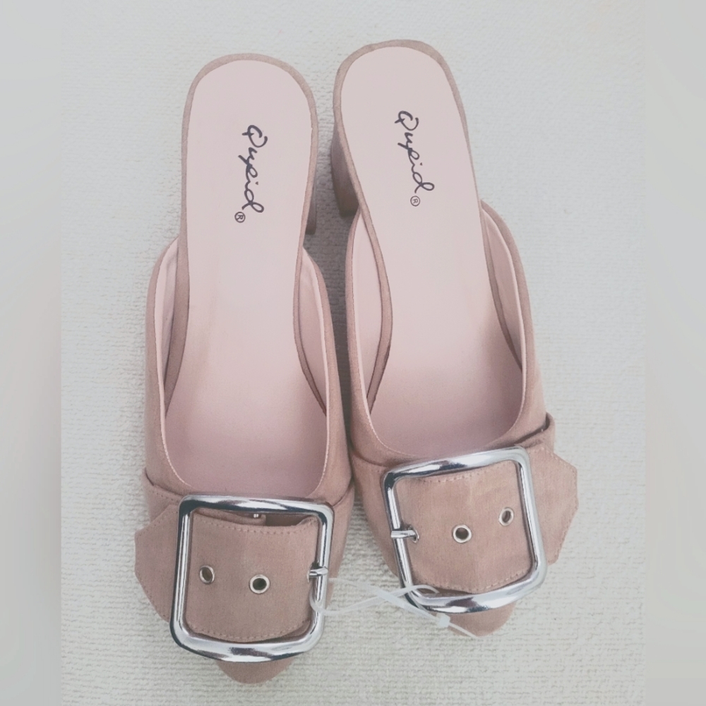 Qupid heeled mules size US 6